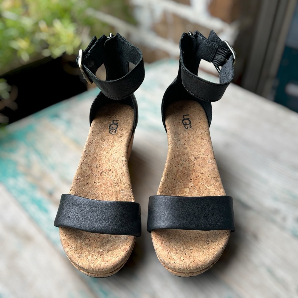 UGG Zoe Black Leather Wedge Sandals Size 6.5 Ankle Strap Cork Open Toe 1019973